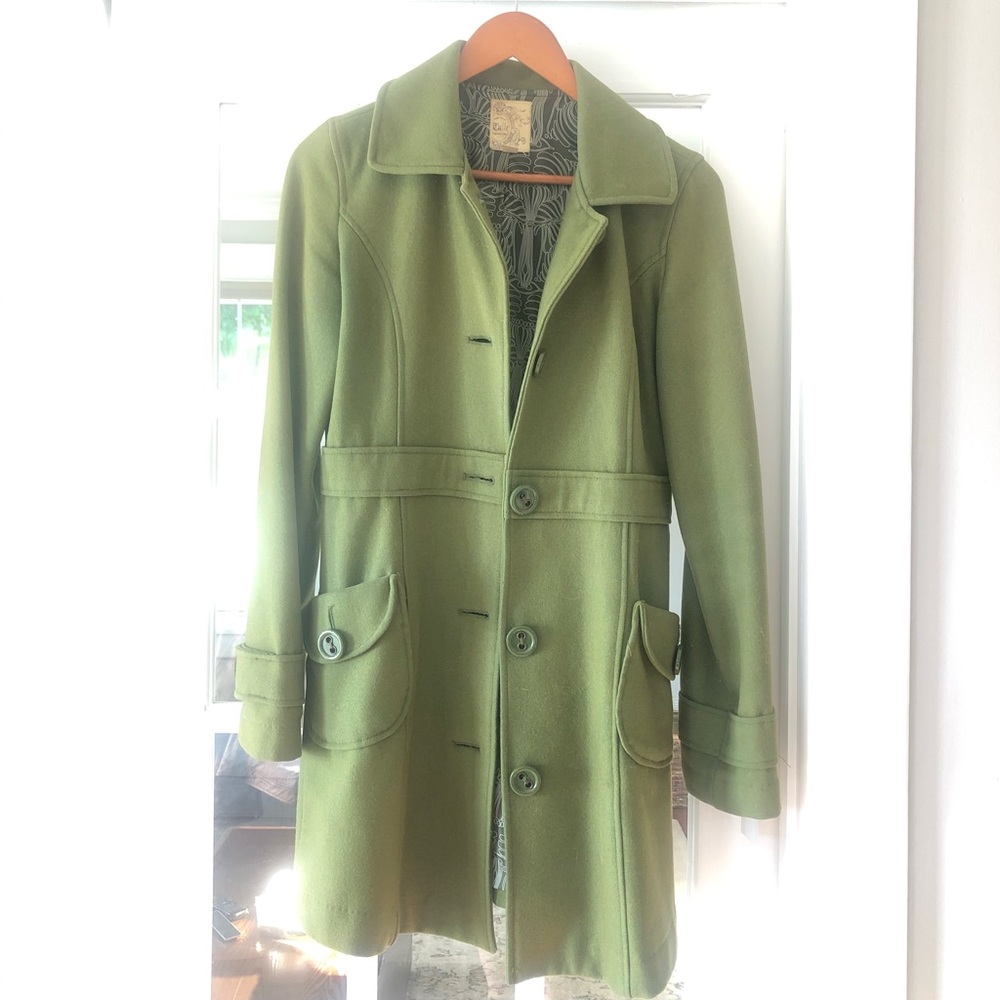 Verdant green pea coat, mid-thigh length